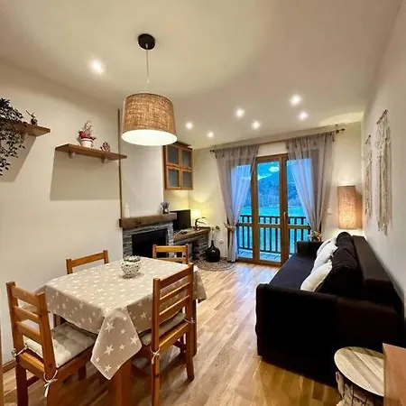 L'allotjament Rustic D'ainet Διαμέρισμα